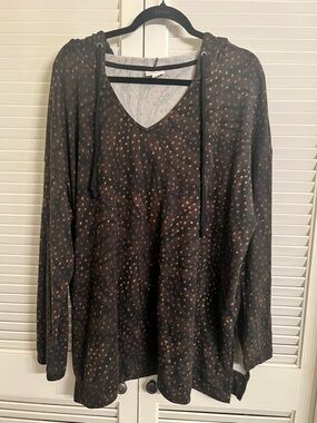 Lolarue Women’s Black Hooded V-Neck Top with Brown Dot Print